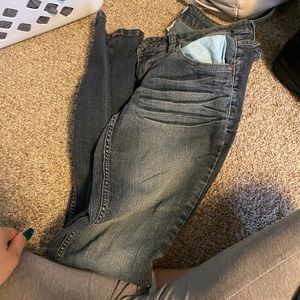 Low rise skinny jeans